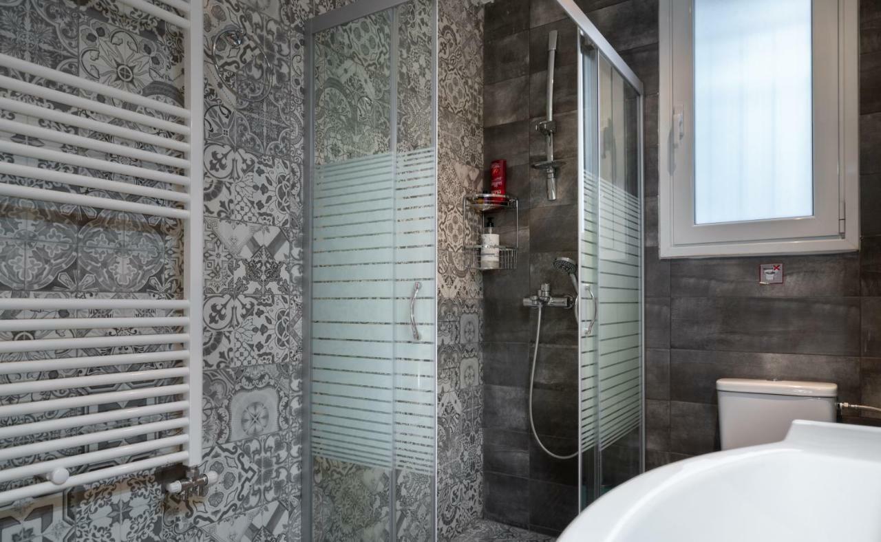 Appartamento Modern & Stylish Apt At The Heart Of Atene Esterno foto