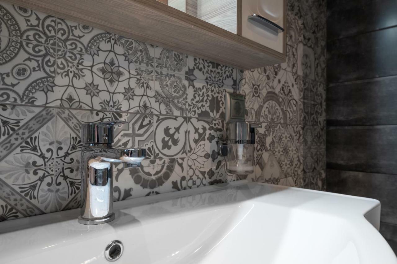Appartamento Modern & Stylish Apt At The Heart Of Atene Esterno foto